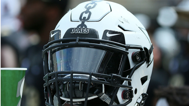 Vanderbilt_HelmetFaceShield_FB_GI_.5d50ae5b862a5